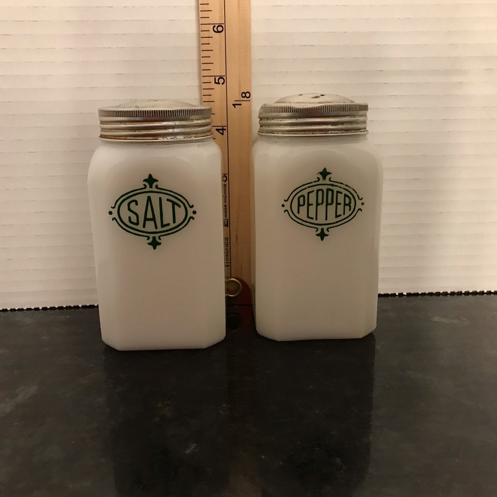 Vintage Chef Boy-ar-Dee Salt & Pepper Range Shakers - Picture 7 of 10